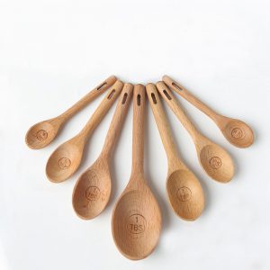 beach wood measuring spoons